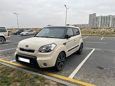 park maşnı: Kia Soul: 2 l | 2011 il Krossover — 2