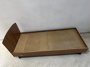 Односпальная кровать 1000 сом - Размеры ориентировочные по фото at lalafo.kg Односпальная кровать 1000 сом - Размеры ориентировочные по фото