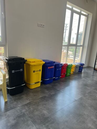 Tullantı qabları: Köçürmə var Çek verilir 20 litrden 1100 litrə qədər butun olçulər — 10