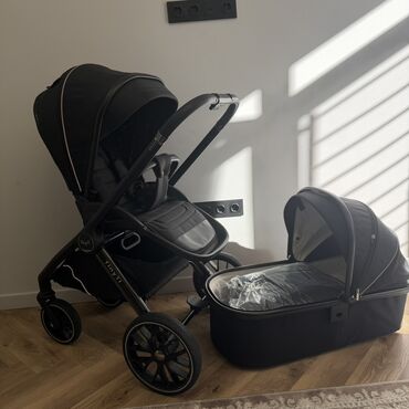 прогулочная коляска фирмы cam: Балдар арабасы, түсү - Кара