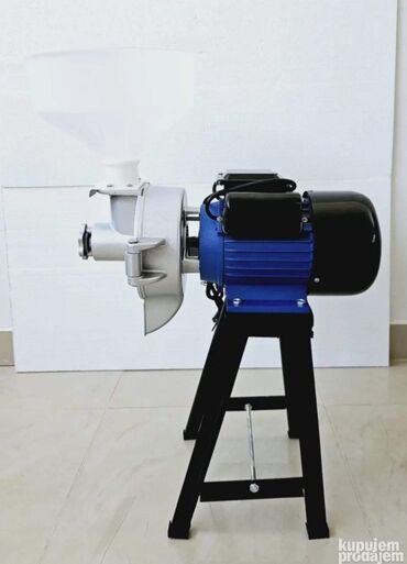 Ostali alati i mašine: Prodajem nov i kvalitetan mlin za kukuruz / za mlevenje kukuruza - — 9