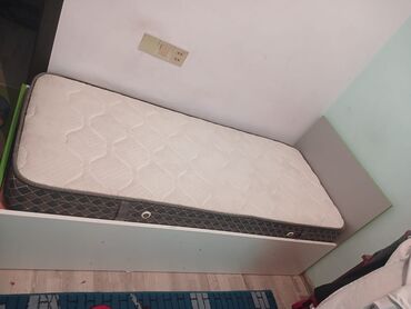 divan tek: İşlənmiş, Təknəfərlik çarpayı, Matras ilə, Siyirməsiz
