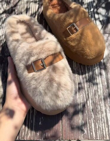 Papuče: Papuce 
36-41
2200 din
sdo — 3