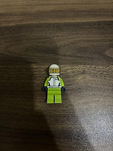 oyuncaqlar per page 40: LEGO city orginal minifiqur – yarış kostyumlu sürücü - Brend: LEGO — 1