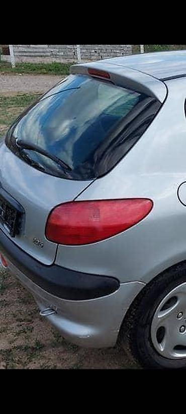 golf 2 1.8 benzin: DESNO STOP SVETLO ZA PEUGEOT 206 | imam sve delove za peugeot 206 — 1