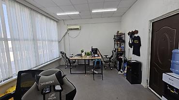 студия комната: Аренда офисов, 25 м², С оборудованием — 3