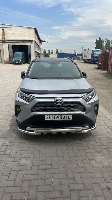 Toyota: Toyota RAV4: 2019 г., 2 л, Автомат, Бензин, Кроссовер