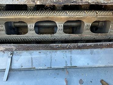 Зерноуборочные комбайны: Зерноуборочный комбайн Ростсельмаш. - Полноразмерная жатка с — 27