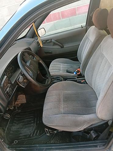 pass: Volkswagen Passat Variant: 1989 г., Механика, Универсал — 4