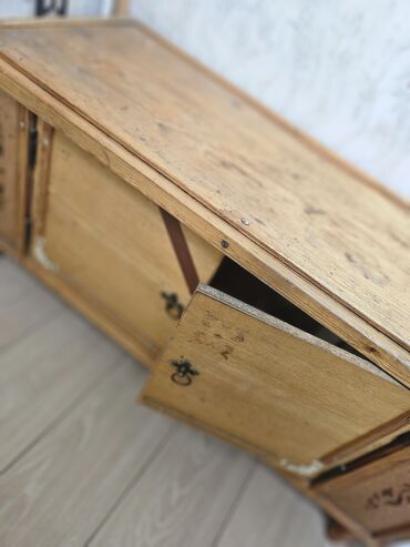 стол с двумя ящиками: Тумба для вещей и одежды, Без зеркала, Дерево