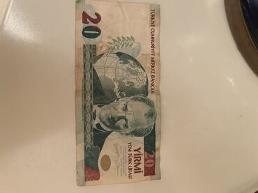 Əskinaslar: Kolleksiya üçün iki ədəd köhnə kağız pul vahidi paketi. 1) Rusiya 50 — 3