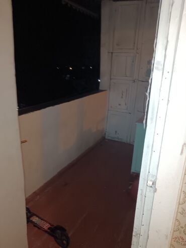 Köhnə tikili: Ev Gülüstanda 12 nömrəli məktəbin yaxınlığındadir, 5 mərtəbəli — 6