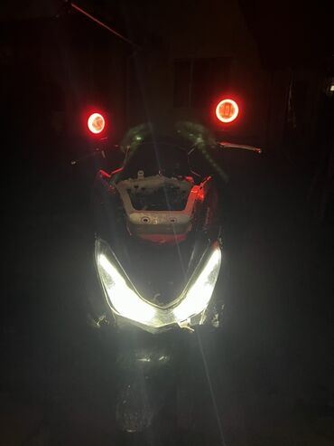 мотоцикл java: Макси-скутер 125 куб. см, Бензин, Колдонулган