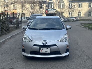 Toyota: Toyota Prius: 2012 г., 1.5 л, Автомат, Гибрид, Хэтчбэк