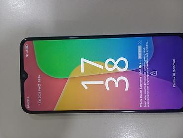 Oukitel smartfon - Rəng: gümüş-mavi gradient arxa panel - Ekran: tam