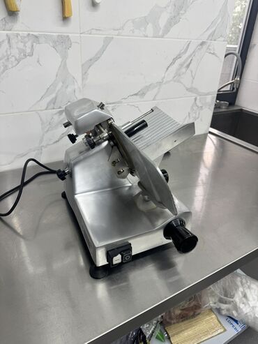 вытяжка для мангала: Слайсер AIRHOT SL220 из нержавеющей стали предназначен для нарезки