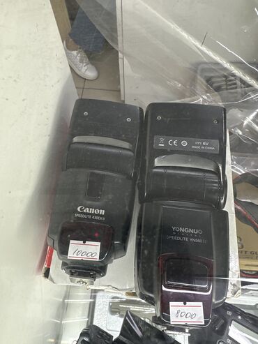 fotoapparat canon 60d: Продаю 2 вспышки Canon 430 чехол и батарейки YONGNUO YN560 iii с