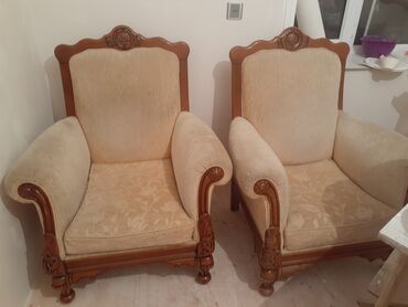 2 ci el divan kreslo: Divan yaxşı vezyetdedi ayağı işləməlidi kresloları əla vezyetdedi