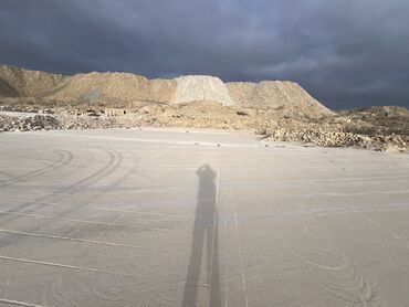 Kommersiya daşınmaz əmlakının satışı: Qaradağ rayonu Gülbaxt Ərazisi 4 hektar Daş karxanası. Dəyərindən ucuz — 6