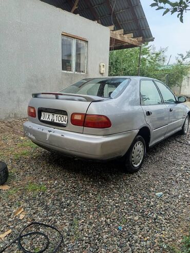 продам срочно машину: Honda Civic: 1995 г., 1.5 л, Механика, Бензин, Седан