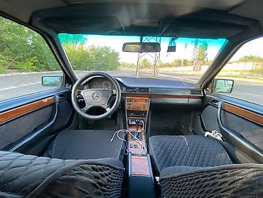 Mercedes-Benz: Mercedes-Benz E-Class: 1993 г. — 9