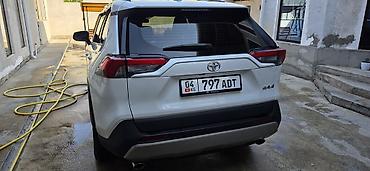 китайский автомобиль l7: Toyota RAV4: 2024 г., 2 л, Автомат, Бензин, Кроссовер — 3