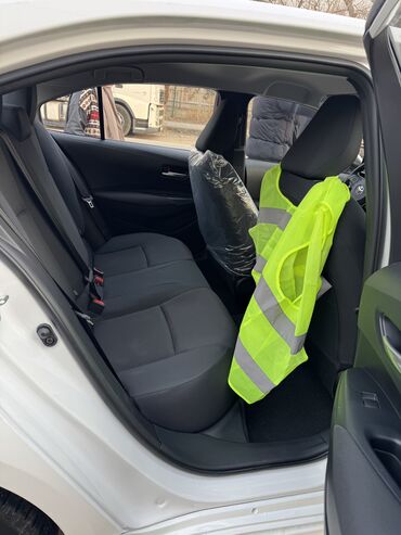 Toyota: Toyota Corolla: 2025 г., 1.2 л, Автомат, Бензин, Седан — 8