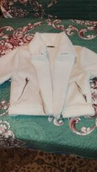 cins pencekler kisi ucun: Kurtka keçən il alınıb 65 manata S M ölçü ünvan Bine qəsəbəsi hava