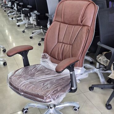 Ofis və oyun kresloları: Yeni, Təkərli, Qolları tənzimlənir, Dəri — 2
