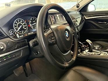 BMW: Böyük manitor Boyük gozik 4 knopkadan ibaratdi Head up (elektron — 9