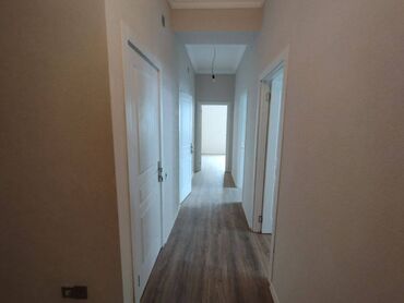 Uzunmüddətli kirayə mənzillər: Mida kompleksində ailəyə təmirli boş mənzil kirayə verilir. Mətbəx — 3