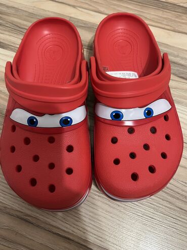 Детская обувь: Crocs молния маквин новые размер на 35-36