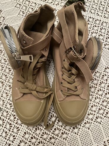 dzordanke patike: Ankle boots, Converse, 39