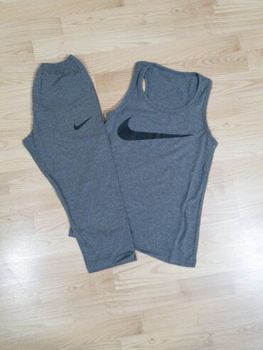 Kompleti: Komplet uni velicina
1400 din — 9