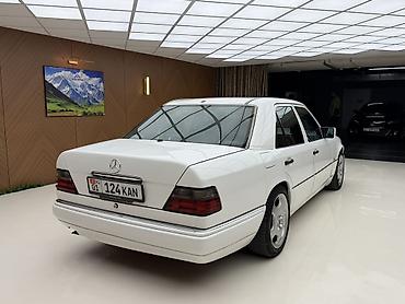ромашки на мерс: Mercedes-Benz W124: 1995 г., 3.2 л, Автомат, Бензин, Седан — 10