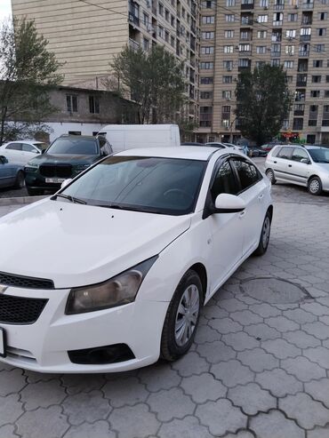 купить маленькую машину недорого: Chevrolet Cruze: 2012 г., 1.6 л, Механика, Бензин, Седан
