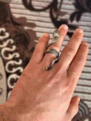 kişi otaq şap şapları: İlan üzük
 gümüşdəndi. Sifarişlə hazırlanıb. 120 manata satılır