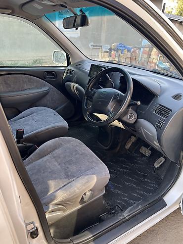 состоя: Toyota Raum: 2000 г., 1.5 л, Автомат, Бензин, Хэтчбэк — 8