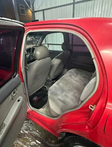 Nissan: Nissan March: 2000 г., 1 л, Вариатор, Бензин, Хэтчбэк — 11