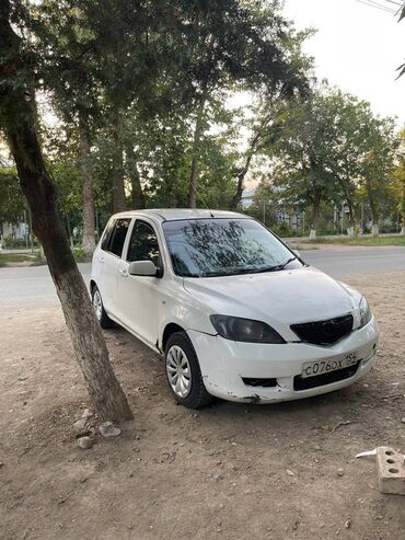 авто меняю на дом: Mazda Demio: 2002 г., 1.5 л, Автомат, Бензин, Хэтчбэк