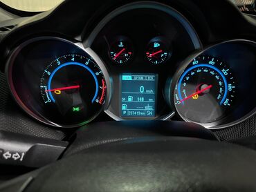 Chevrolet: Chevrolet Cruze RS – sedan - Rəng: tünd al qırmızı (metallik) - — 8