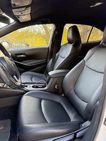 canry 70: Toyota Corolla: 2020 г., 1.8 л, Гибрид, Седан — 6