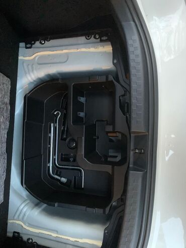 Toyota: Toyota Aqua hibrid hetçbek - Rəng: ağ - Güzgülərdə dönmə siqnalları — 9