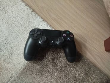 PS4 (Sony Playstation 4): İdeal vəziyyətdədir içinde 29den çox oyun var son versiyadır 2 pult en — 12