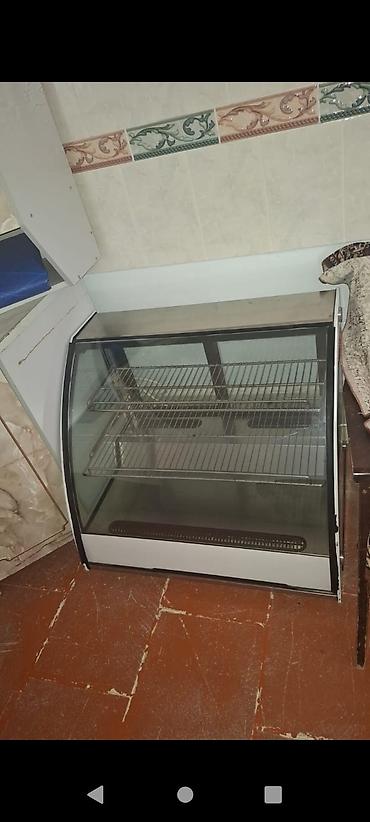 Soyuducu avadanlığı: Vitrin soyuducu tam islekdi hec bir problemi yoxdu 6 derecelidi — 1