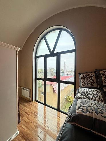 Долгосрочная аренда домов: 250 м², 7 комнат — 15