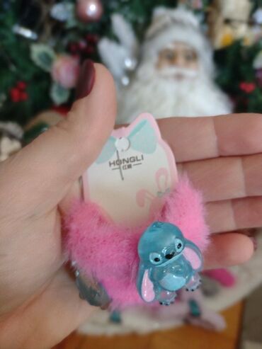 Ostale dečije stvari: Stitch pernica
1600din
Uz pernicu ide jedan sjaj i dve gumice — 10