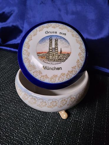 Ostali antikviteti: Satula Thuringen porcelan 1950 do 1970g.Nemacka. Nemacka porcelanska — 4
