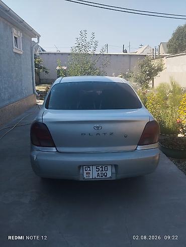 Транспорт: Toyota Platz: 2001 г., Седан — 4