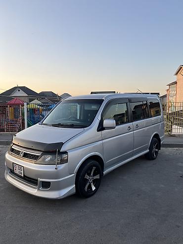 вмятина на машине: Honda Stepwgn: 2003 г., 2 л, Автомат, Газ, Минивэн — 2